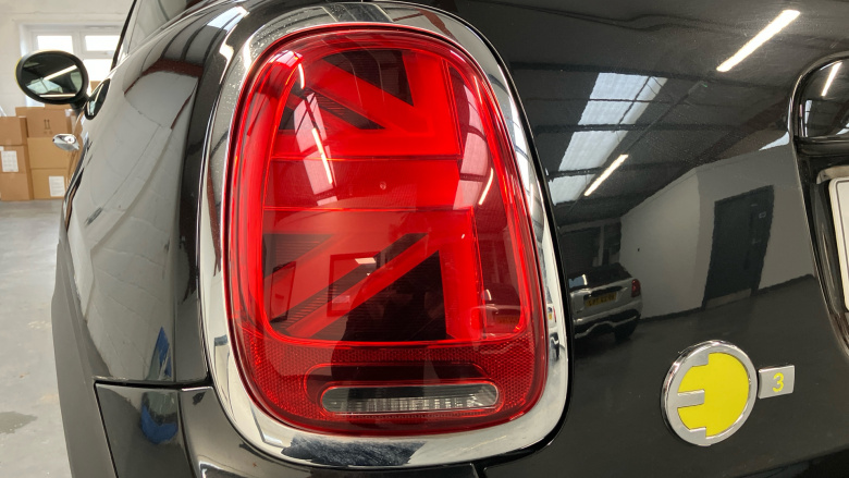 MINI Hatchback 135kW Cooper S Level 3 33kWh 3dr Auto Electric Hatchback